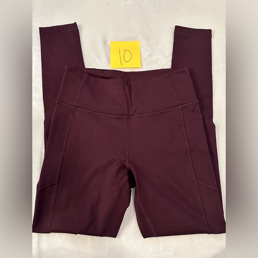 NWOT Victoria’s Secret Incredible Essential Legging